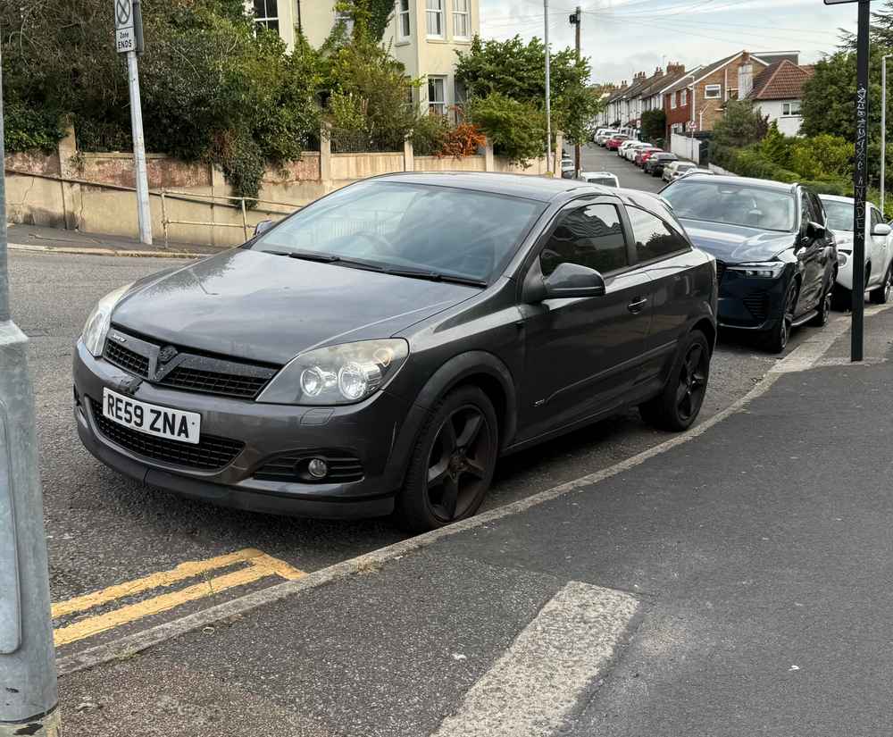 Photograph of RE59 ZNA - a Grey Vauxhall Astra parked in Hollingdean by a non-resident. The eighteenth of nineteen photographs supplied by the residents of Hollingdean.
