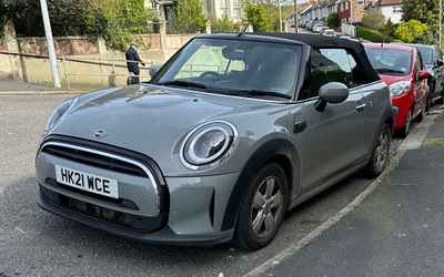 HK21 WCE, a Grey Mini Cooper parked in Hollingdean