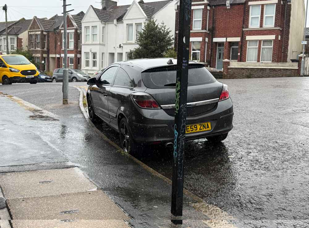 Photograph of RE59 ZNA - a Grey Vauxhall Astra parked in Hollingdean by a non-resident. The nineteenth of nineteen photographs supplied by the residents of Hollingdean.