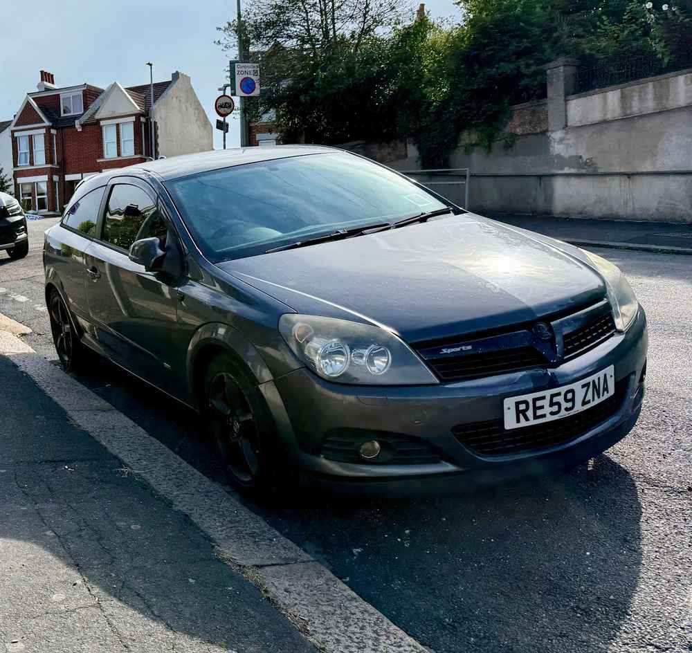 Photograph of RE59 ZNA - a Grey Vauxhall Astra parked in Hollingdean by a non-resident. The sixteenth of twenty-four photographs supplied by the residents of Hollingdean.
