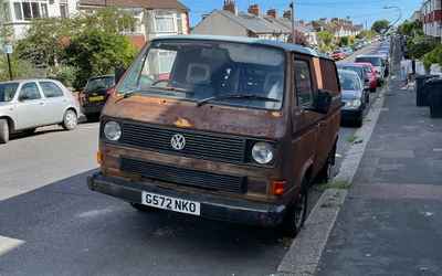G572 NKO, a Rusty Volkswagen Transporter parked in Hollingdean
