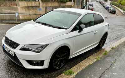 HF15 WZL, a White Seat Leon parked in Hollingdean