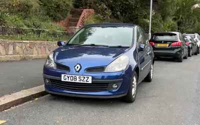 GY08 SZZ, a Blue Renault Clio parked in Hollingdean