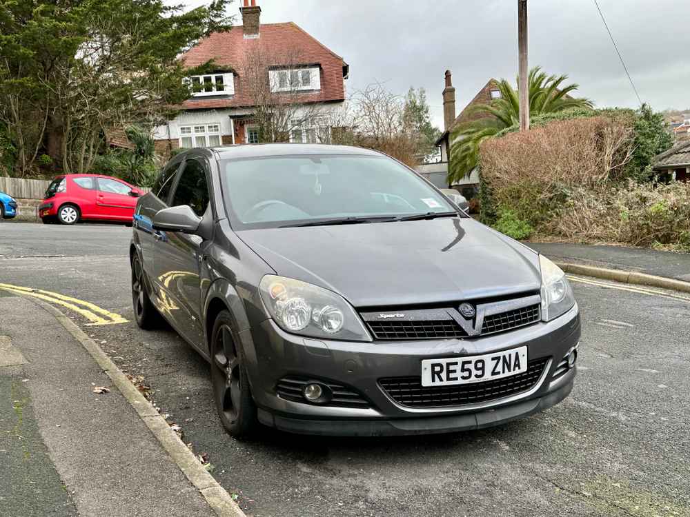 Photograph of RE59 ZNA - a Grey Vauxhall Astra parked in Hollingdean by a non-resident. The fourth of eight photographs supplied by the residents of Hollingdean.