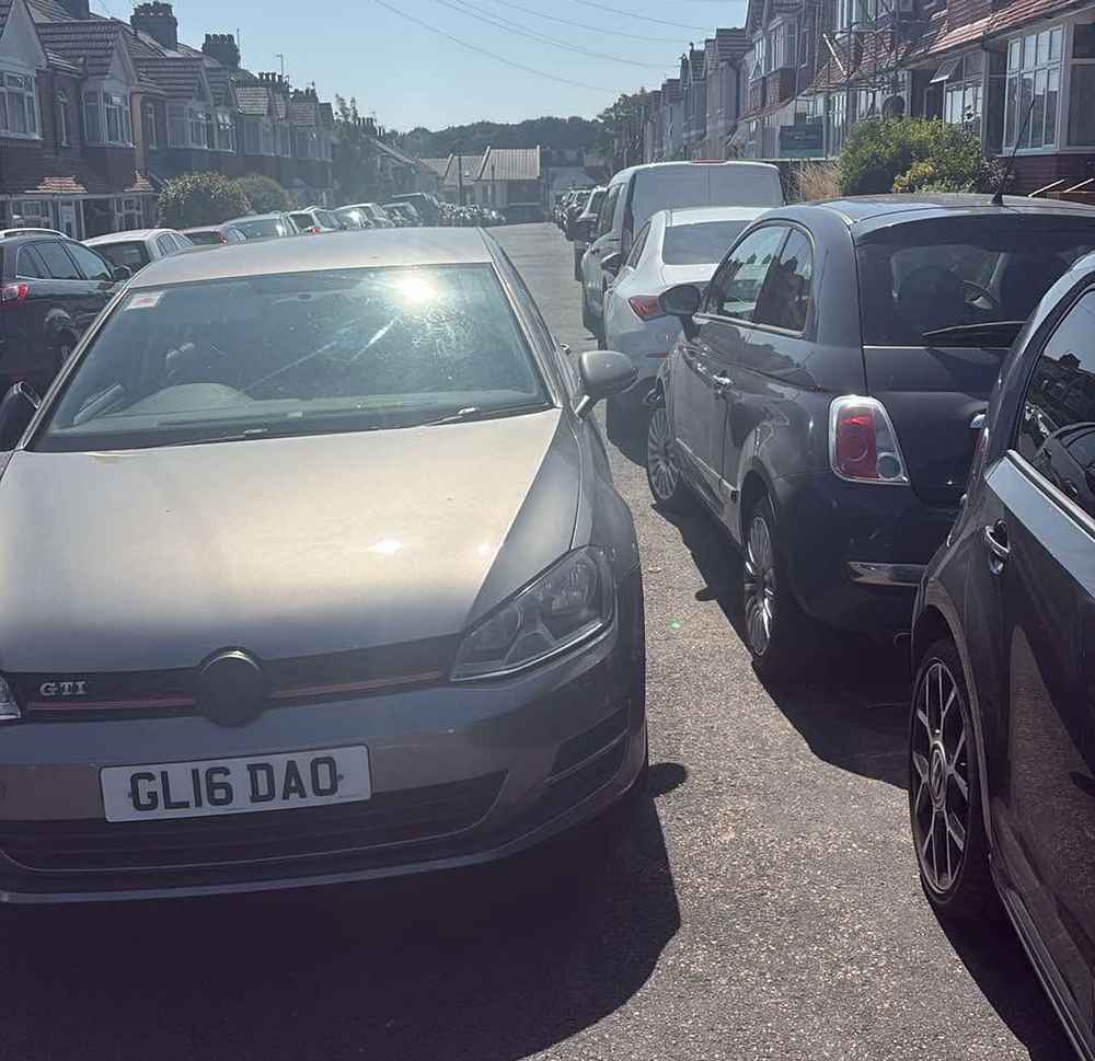 Photograph of GL16 DAO - a Grey Volkswagen Golf parked in Hollingdean by a non-resident.