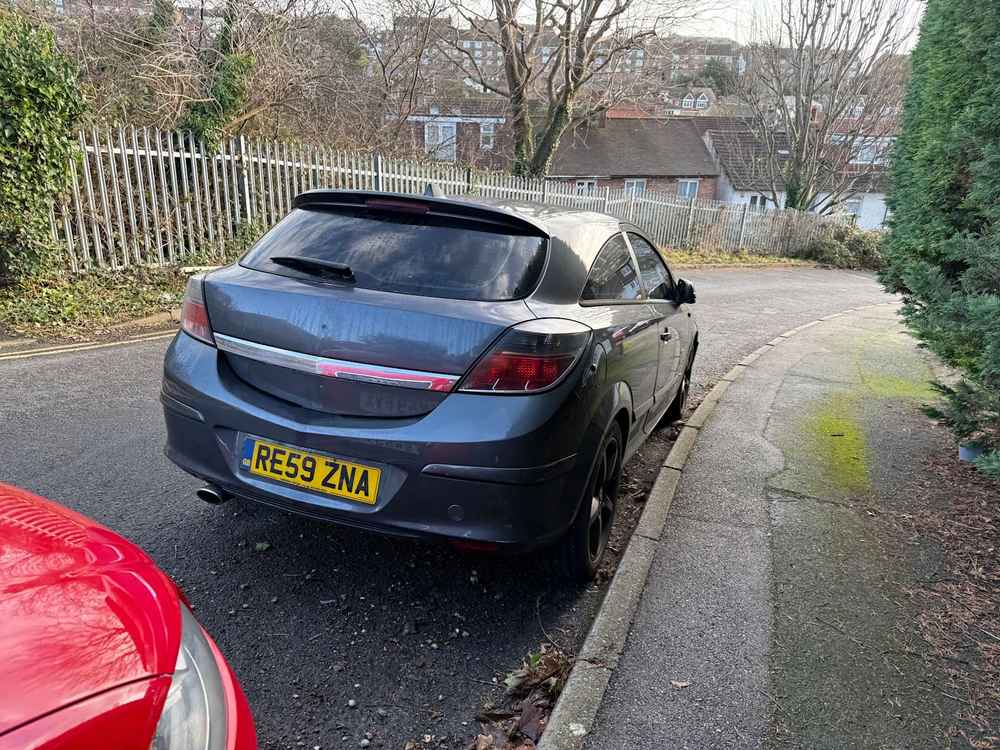 Photograph of RE59 ZNA - a Grey Vauxhall Astra parked in Hollingdean by a non-resident. The twenty-fourth of twenty-four photographs supplied by the residents of Hollingdean.