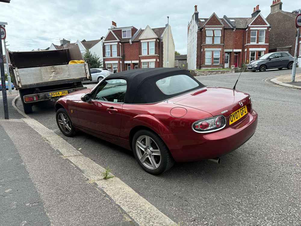 Photograph of OY07 GFZ - a Red Mazda MX-5 parked in Hollingdean by a non-resident.